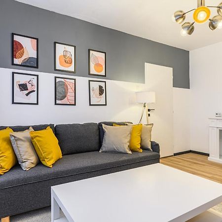 Travelers Hideout - Central Apartment Braşov Exteriör bild