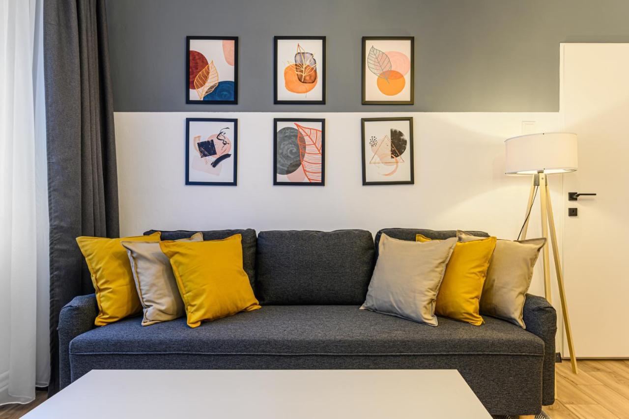 Travelers Hideout - Central Apartment Braşov Exteriör bild